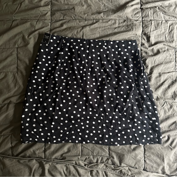 NWT Black and white A&F skirt - Picture 5 of 5
